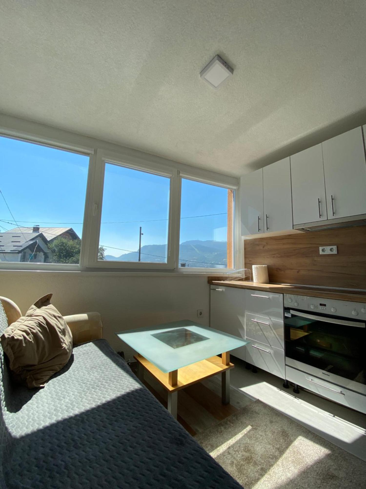 New Old Town Apartment *